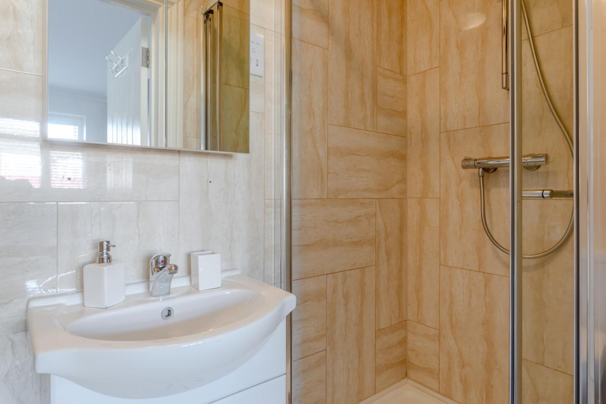 Apple House Wembley Otel Barnet Dış mekan fotoğraf